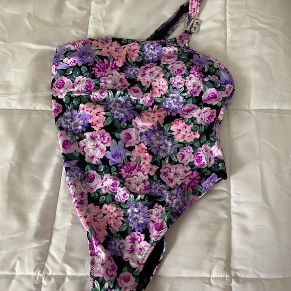 One Strap VS Swimsuit! - Picture 3 of 5